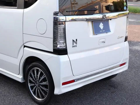 Honda N-BOX Custom
