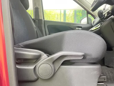 Mitsubishi eK X