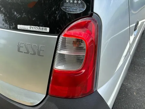 Daihatsu Esse