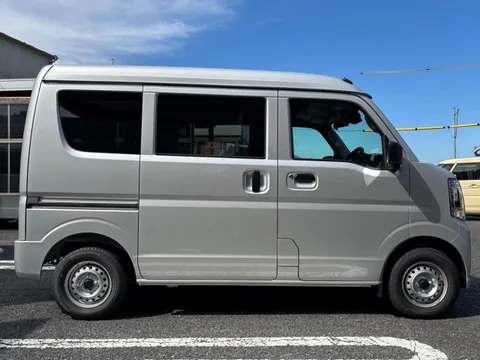 Mitsubishi Minicab Van