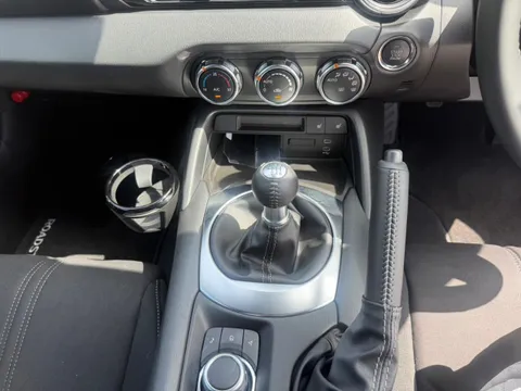 Mazda MX-5 (Roadster)