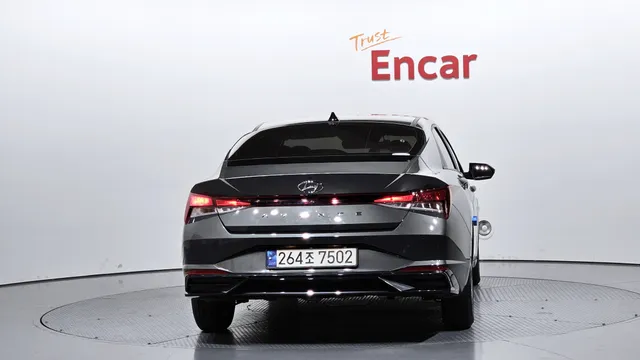 Hyundai Elantra (Avante)
