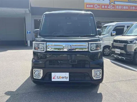 Toyota Pixis Mega