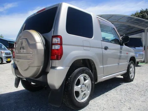 Mitsubishi Pajero Mini