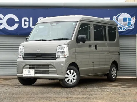 Nissan Clipper Van