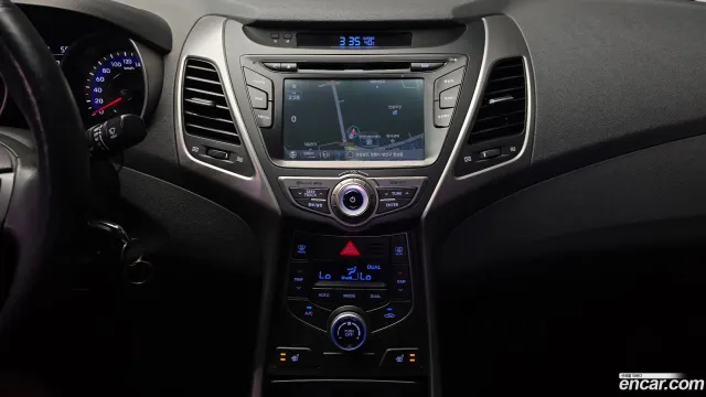 Hyundai Elantra (Avante)