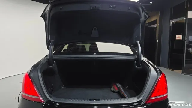 Genesis G90 (EQ900)