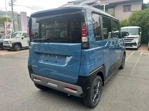 Mitsubishi Delica Mini