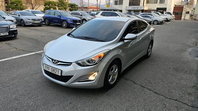 Hyundai Elantra (Avante)