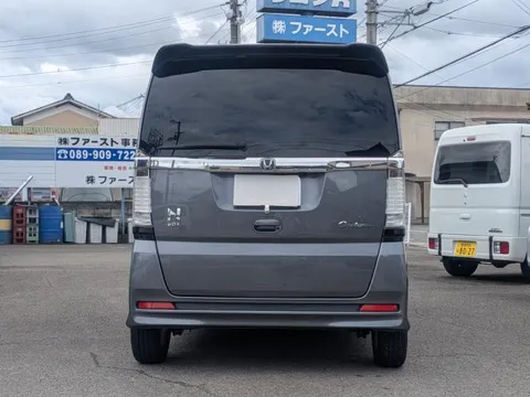 Honda N-BOX Custom