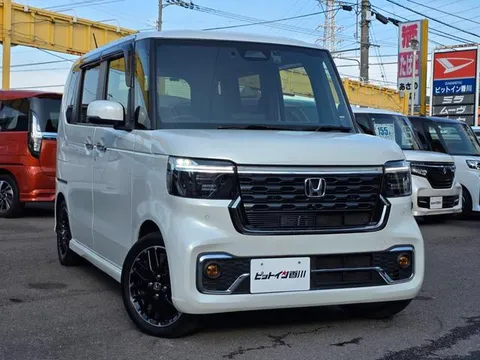 Honda N-BOX Custom