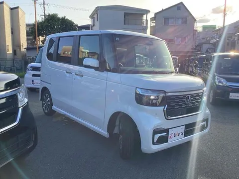 Honda N-BOX Custom