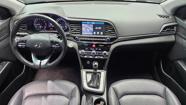 Hyundai Elantra (Avante)