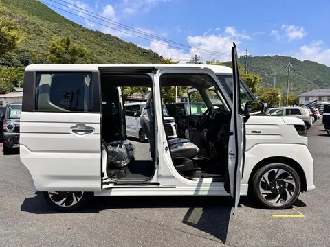 Suzuki Spacia Custom