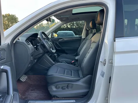 Volkswagen Tiguan L
