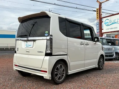 Honda N-BOX Custom