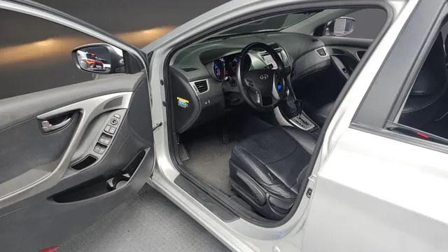 Hyundai Elantra (Avante)