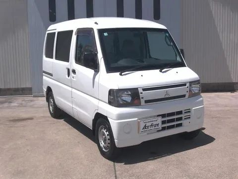 Mitsubishi Minicab Van