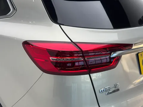 Hongqi HS5