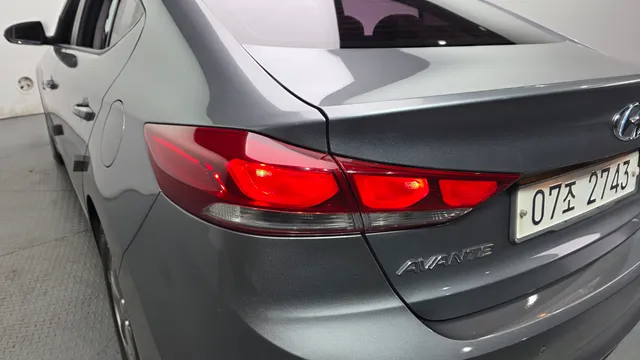 Hyundai Elantra (Avante)