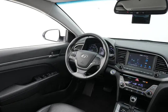Hyundai Elantra (Avante)