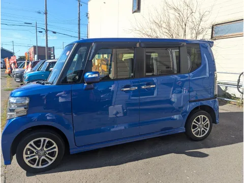 Honda N-BOX Custom