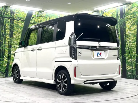Honda N-BOX Custom