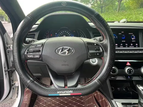 Hyundai Elantra (Avante)
