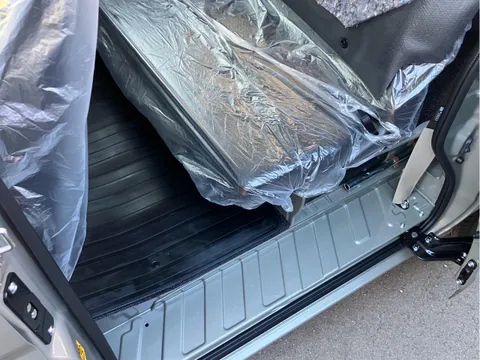 Nissan Clipper Van