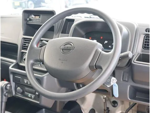 Nissan Clipper Truck