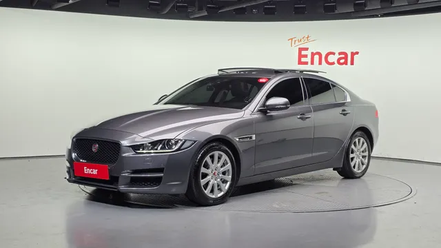 Jaguar XE