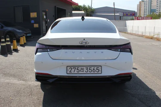 Hyundai Elantra (Avante)