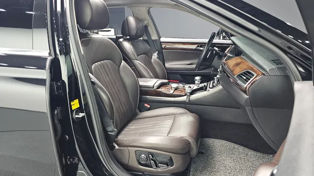 Genesis G90 (EQ900)