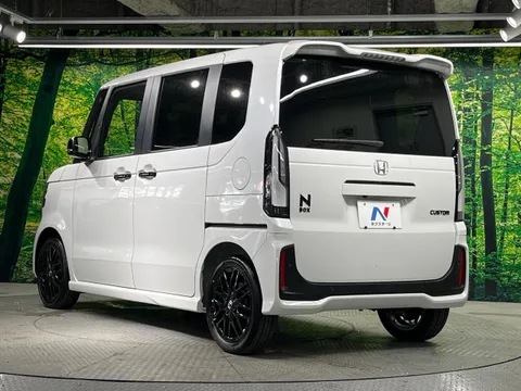 Honda N-BOX Custom