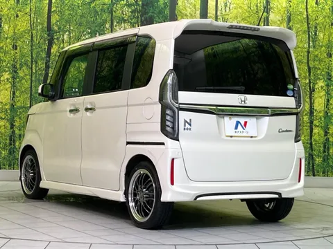 Honda N-BOX Custom