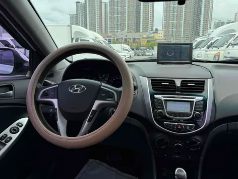 Hyundai Accent