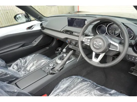 Mazda MX-5 (Roadster)