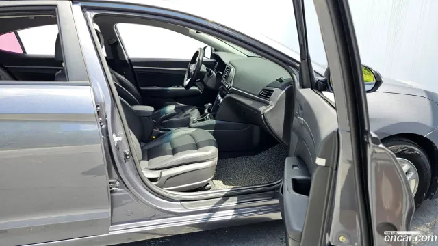Hyundai Elantra (Avante)
