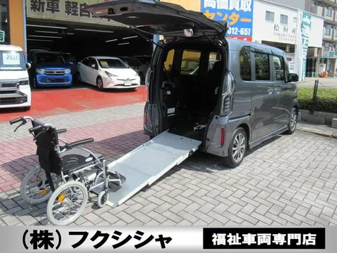 Honda N-BOX Custom