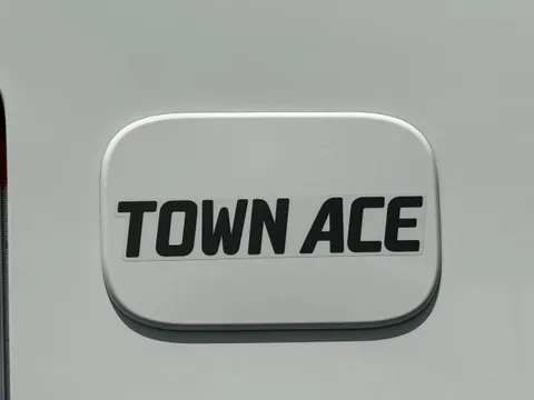 Toyota TownAce Van