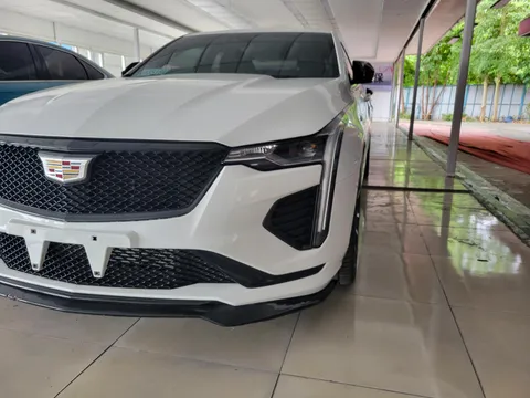 Cadillac CT4
