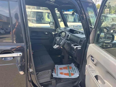 Toyota Pixis Mega