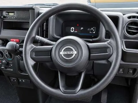 Nissan Clipper Van