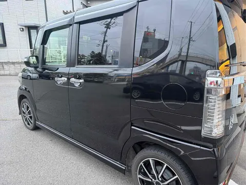 Honda N-BOX Custom