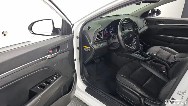 Hyundai Elantra (Avante)