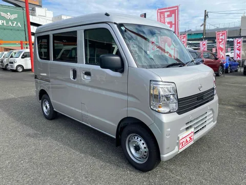 Nissan Clipper Van