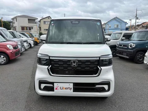 Honda N-BOX Custom