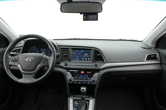 Hyundai Elantra (Avante)