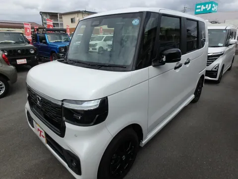 Honda N-BOX Custom