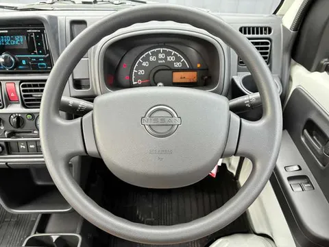 Nissan Clipper Truck